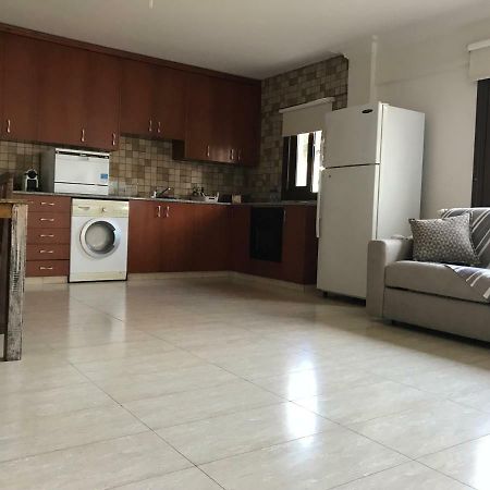 Mystra Place Nicosia Luaran gambar