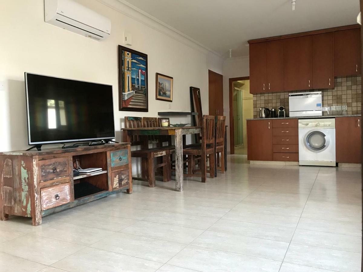 Mystra Place Nicosia Luaran gambar
